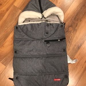 Skip hop “stroll and go 3 season infant footmuff”